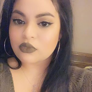 Meet your Posher, Leeann